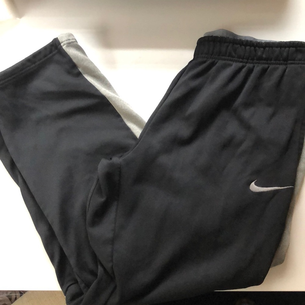 XL Men’s therma fit Nike
